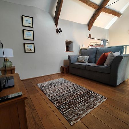 Appartement Ty Gwennol Near Gilfach Goch à Llanbedr  Extérieur photo